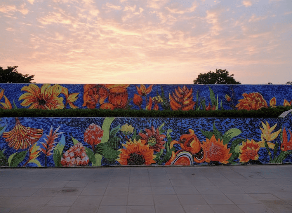 Con đường gốm sứ đạt kỷ lục Guiness l&agrave; bức tranh gốm sứ d&agrave;i nhất thế giới